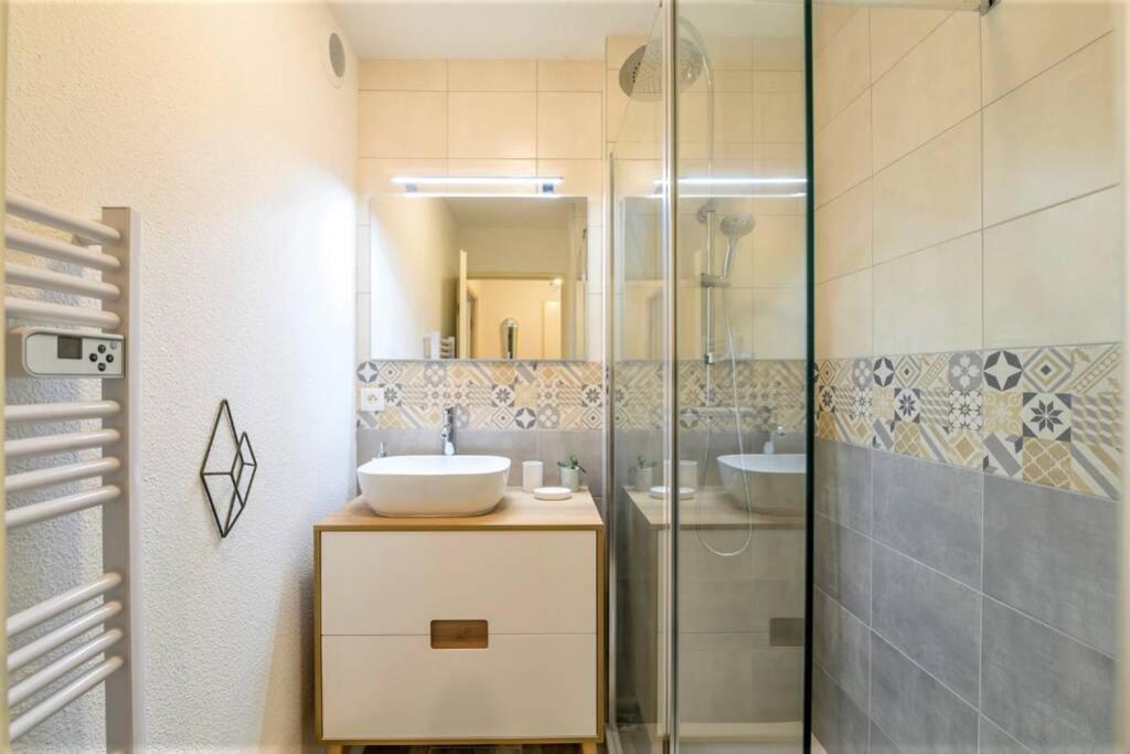 Appartement Le Montmorency - Free Parking - Airbus - Netflix